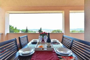 Lovely apartment overlooking the sea - MORE